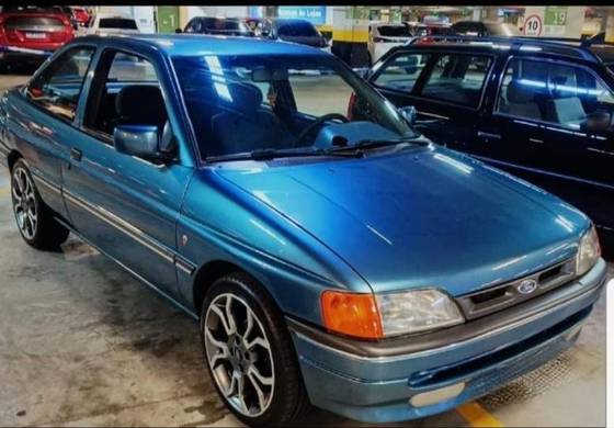 FORD ESCORT 1.8 GHIA 8V GASOLINA 2P MANUAL